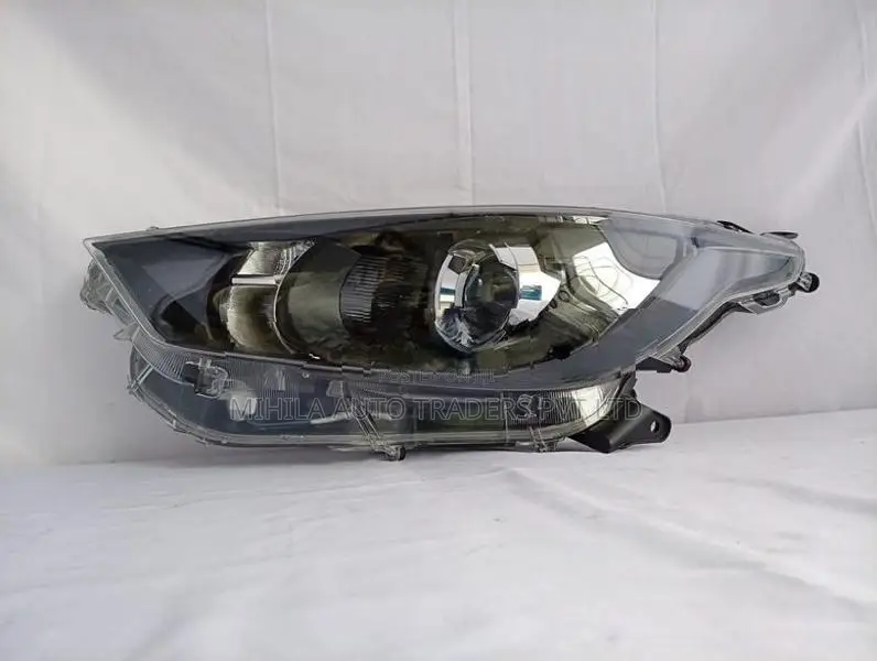 Toyota Yaris Head Light