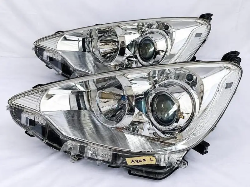 Toyota Aqua Head Light