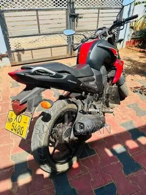 Yamaha FZ S 2012