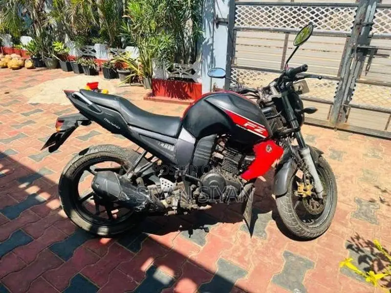 Yamaha FZ S 2012