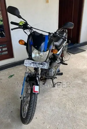 Bajaj CT100 2015
