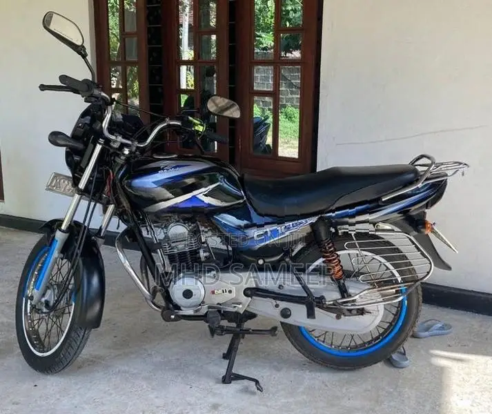 Bajaj CT100 2015