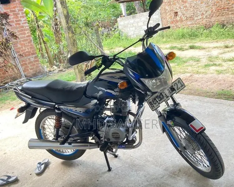 Bajaj CT100 2015