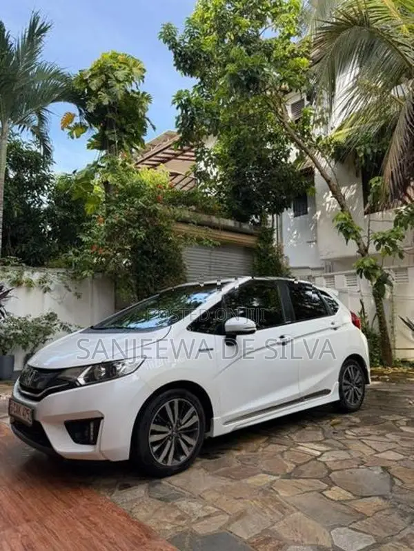 Honda Fit GP5 2015