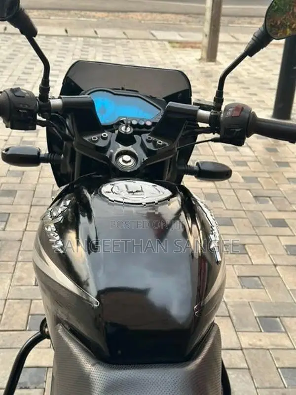 Bajaj Pulsar 150 2017