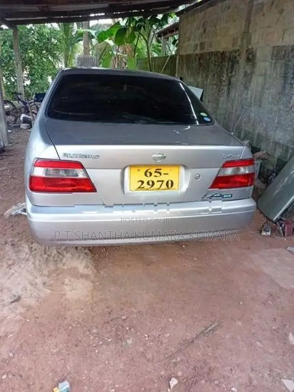 Nissan Bluebird 1998