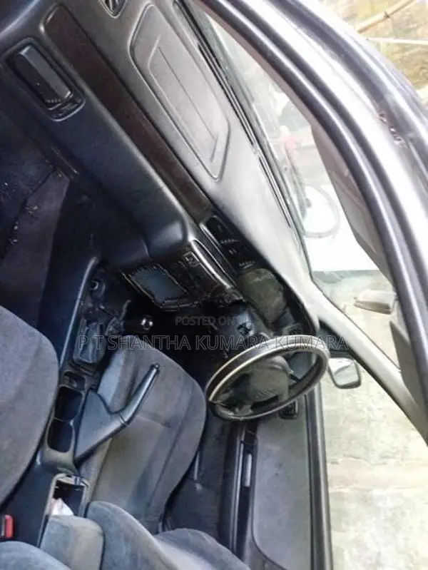 Nissan Bluebird 1998