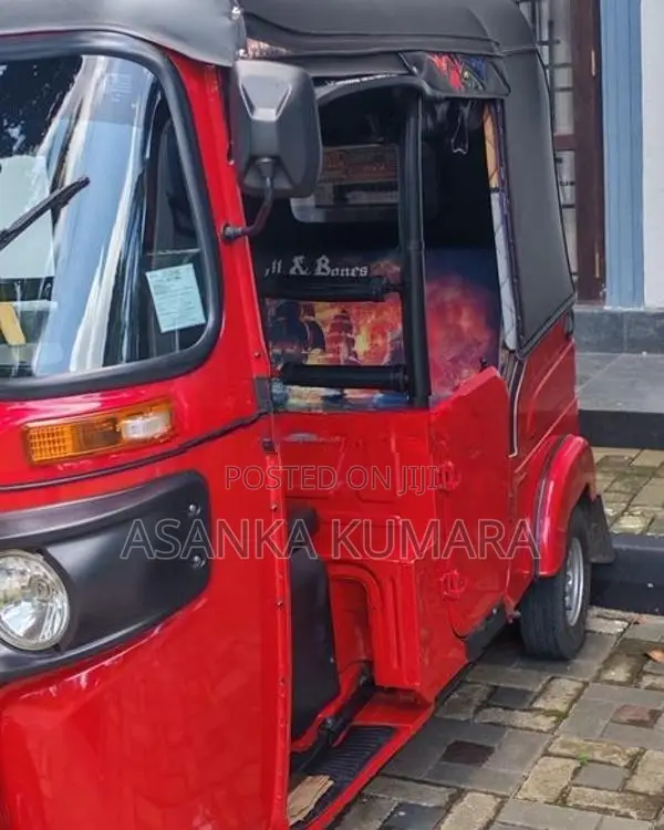 Bajaj RE 2025