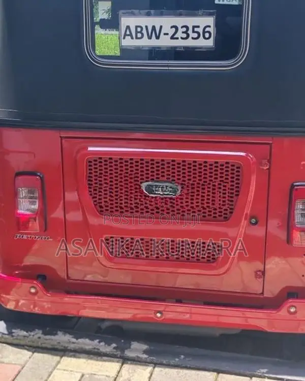 Bajaj RE 2025