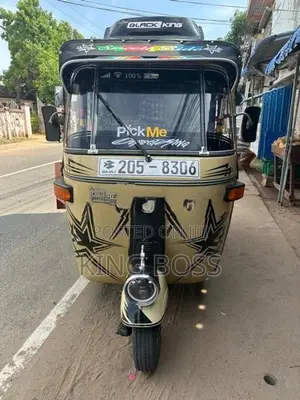 Bajaj RE 2000
