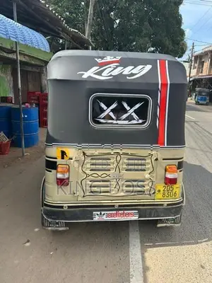Bajaj RE 2000