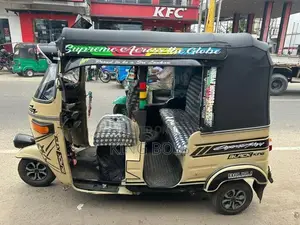 Bajaj RE 2000