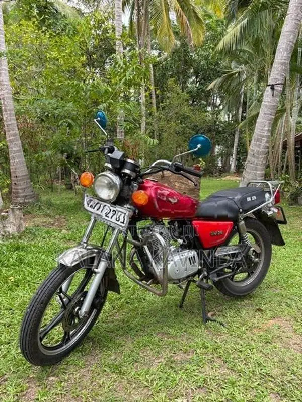 Suzuki GN 125 2021