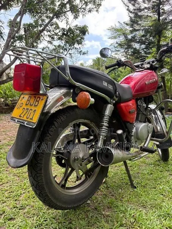 Suzuki GN 125 2021