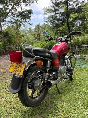 Suzuki GN 125 2021