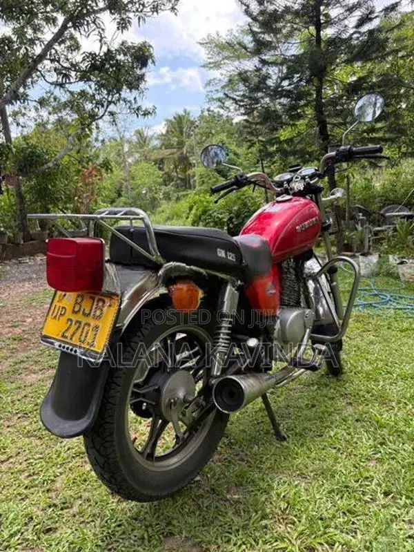 Suzuki GN 125 2021