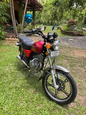 Suzuki GN 125 2021