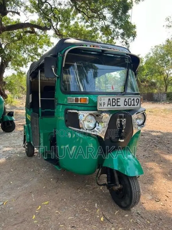 Bajaj RE 2015