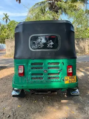 Bajaj RE 2015