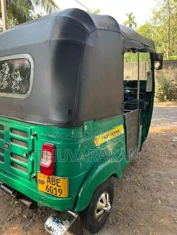 Bajaj RE 2015