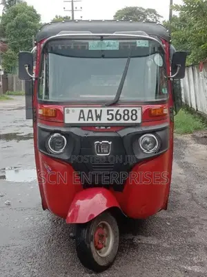 Bajaj RE 2015