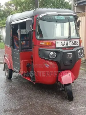 Bajaj RE 2015