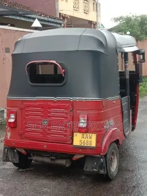 Bajaj RE 2015