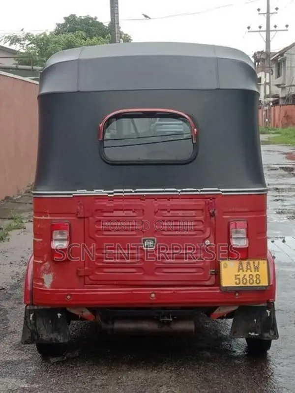 Bajaj RE 2015