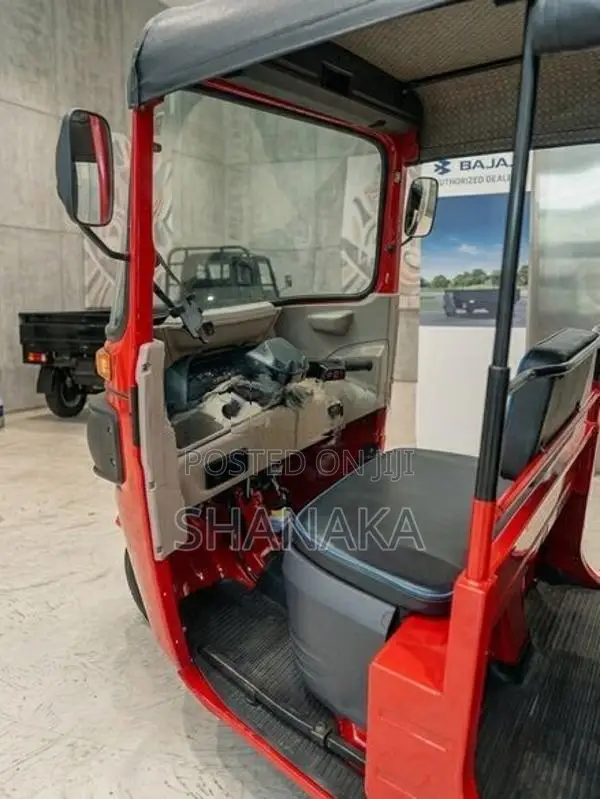 Bajaj RE 2025