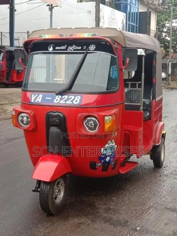 Bajaj RE 2010
