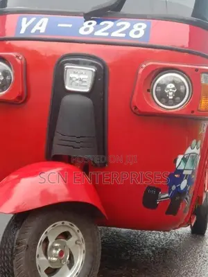 Bajaj RE 2010