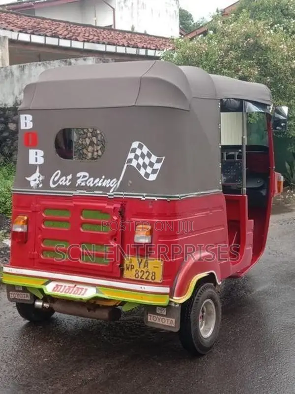 Bajaj RE 2010