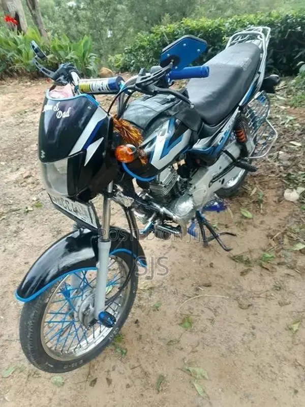 Bajaj CT100 2015