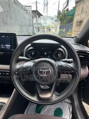 Toyota Yaris G Grade LED 2023