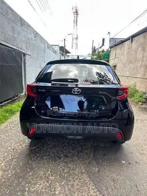 Toyota Yaris G Grade LED 2023