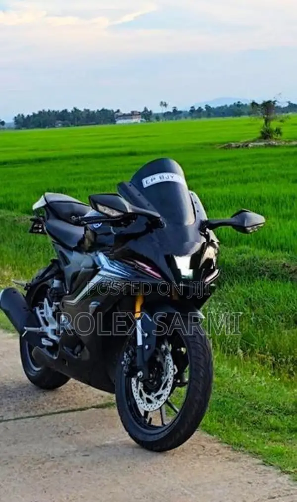Yamaha R15 V4 2025