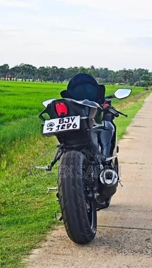 Yamaha R15 V4 2025