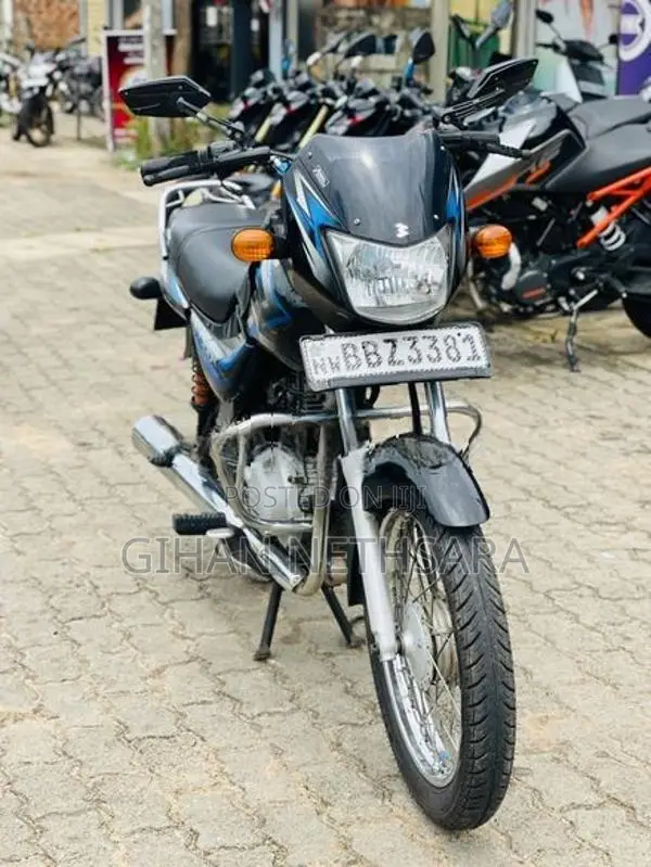 Bajaj CT100 2015