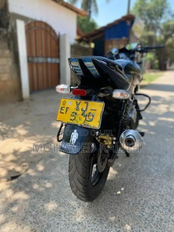 Bajaj Pulsar 220F 220 2012
