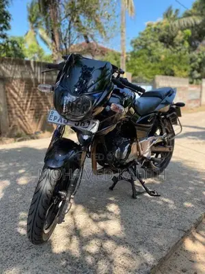 Bajaj Pulsar 220F 220 2012