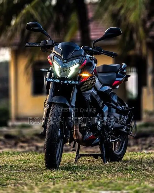 Bajaj Pulsar NS200 2025