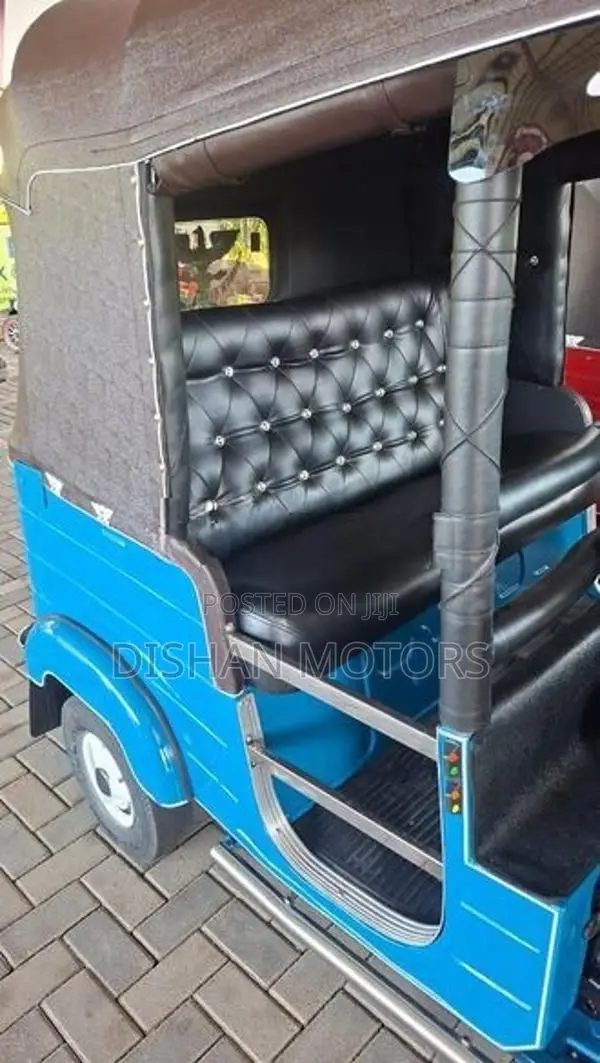 Bajaj RE 4Stroke 2014
