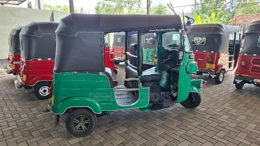 Bajaj RE 4Strok 2015