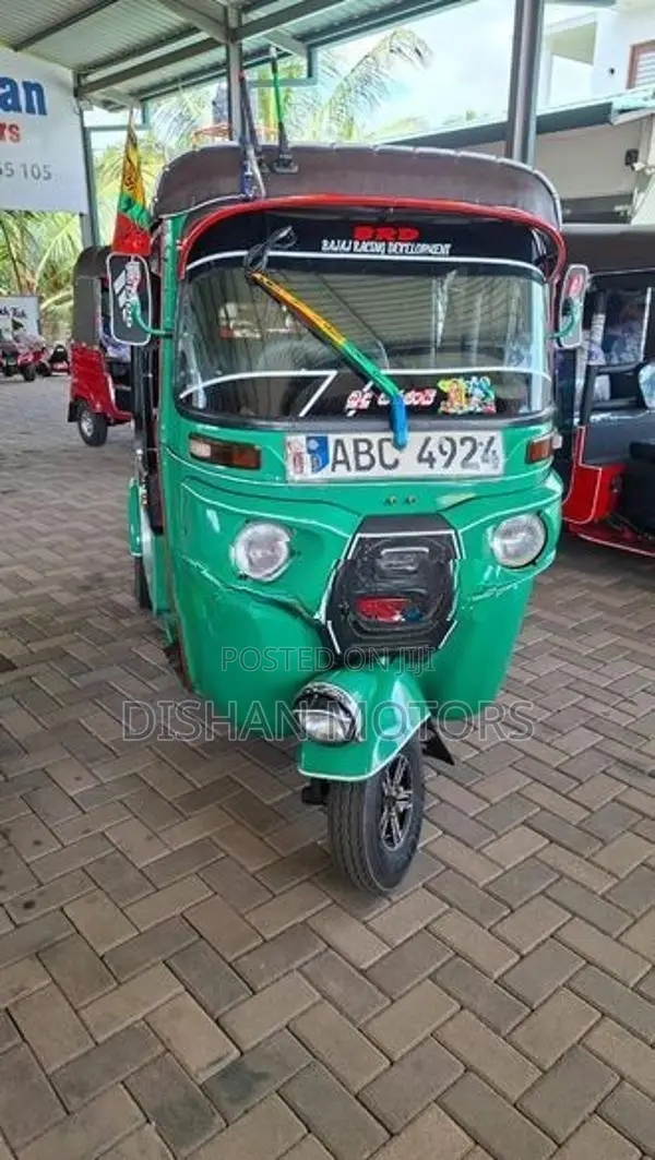 Bajaj RE 4Strok 2015