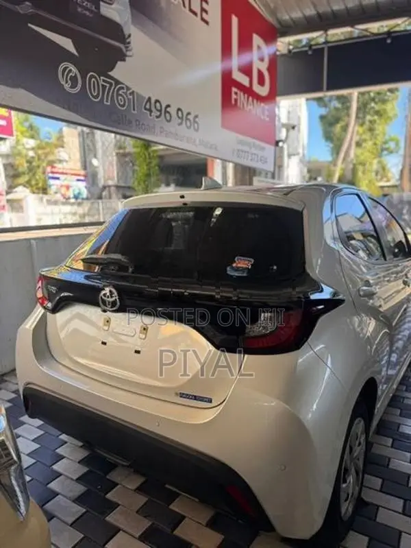 Toyota Yaris X 2024