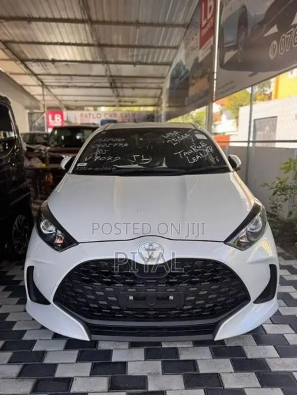 Toyota Yaris X 2024