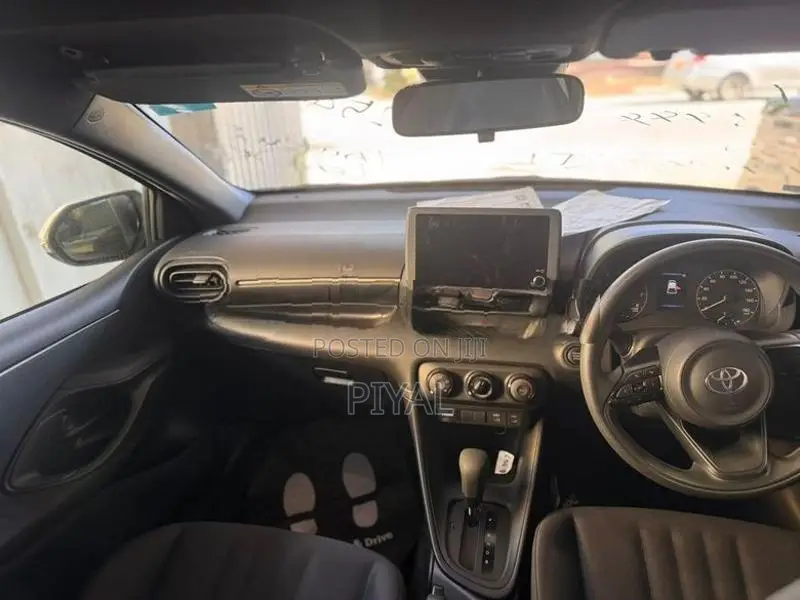 Toyota Yaris X 2024