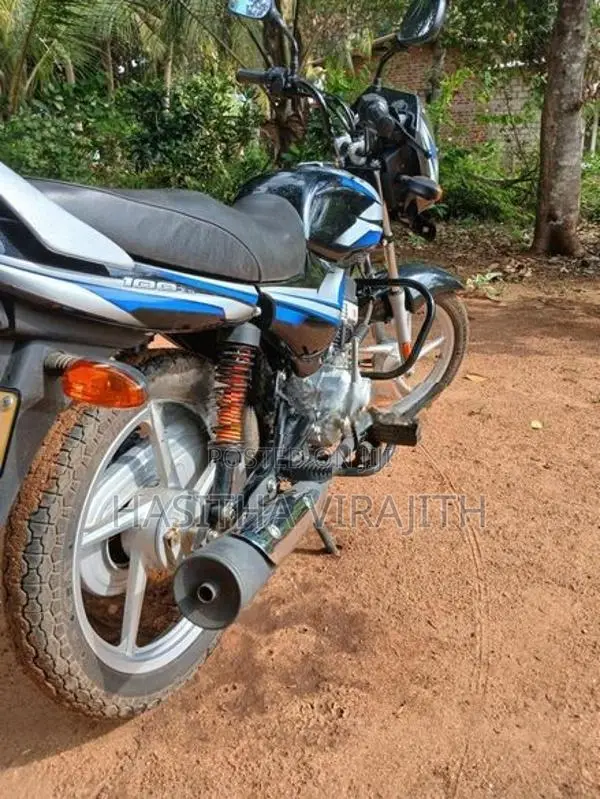 Bajaj CT100 2026
