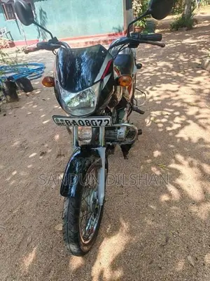 Bajaj CT100 2013