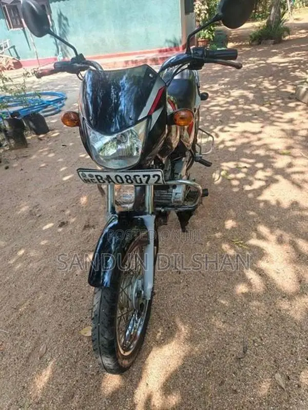 Bajaj CT100 2013